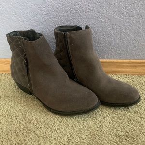 White Mountain zipper Ankle Boots gray 6.5